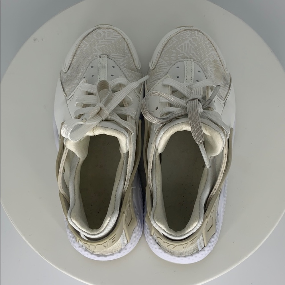 Nike-Huarache Run SE OS Summit Whites